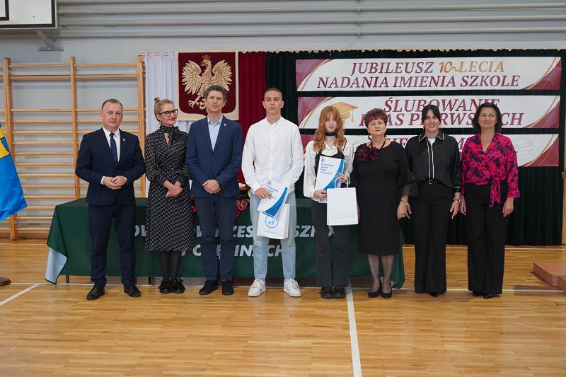 Powiatowy Zespół Szkół im Władysława Łokietka w Chęcinach świętuje dziesięciolecie nadania imienia i wita nowych uczniów